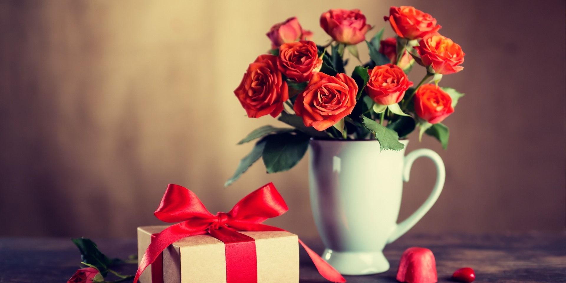 Erstellt die siebte Vorlage für einen Online-Shop zum Thema Blumenladen